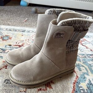 NWOT Sorel Womens grey/beige Suede Newbie Campus size 11 mid calf winter boot